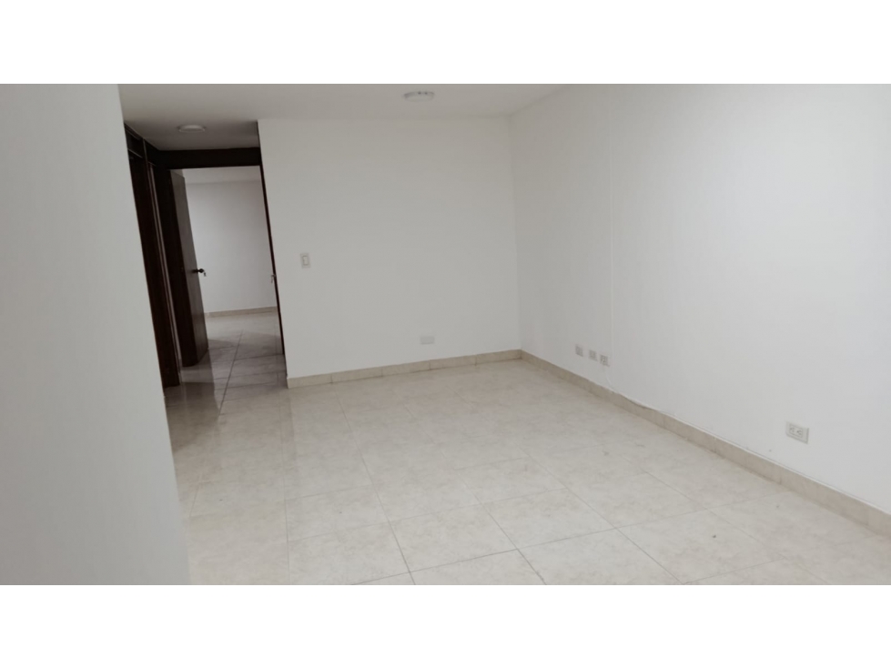 VENTA APARTAMENTO LOMA DE LOS BERNAL — foto 4