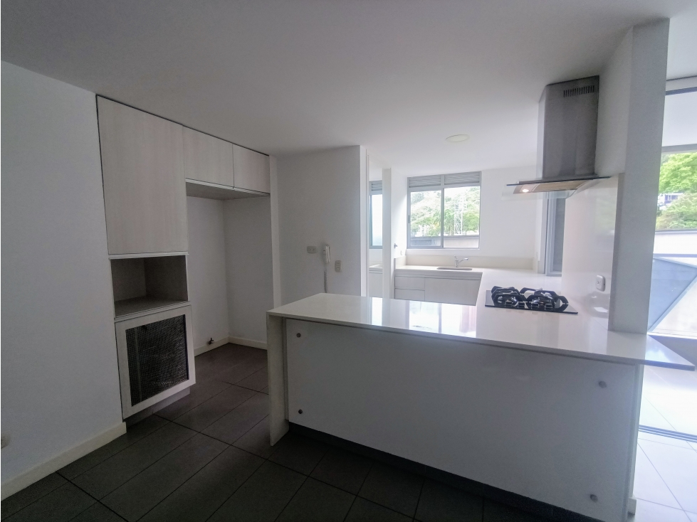 SE ARRIENDA APARTAMENTO EN CASTROPOL, POBLADO — foto 3