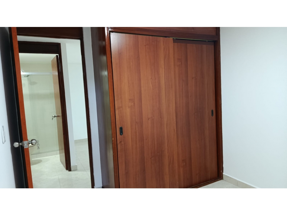 VENTA APARTAMENTO LOMA DE LOS BERNAL — foto 5