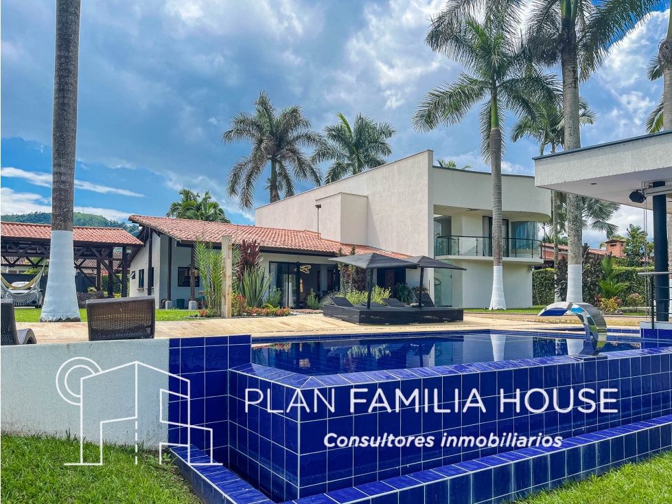 Casa campestre en venta - Combia, Pereira - Exclusividad y confort