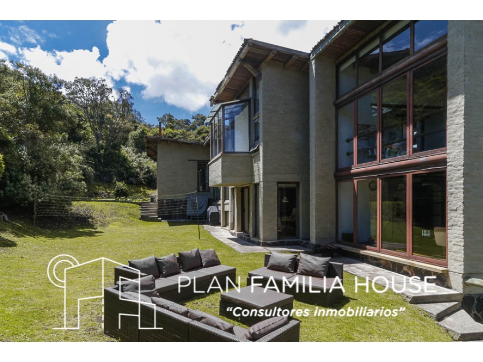 Grandiosa casa Campestre con vista a la sabana de Chía en venta.