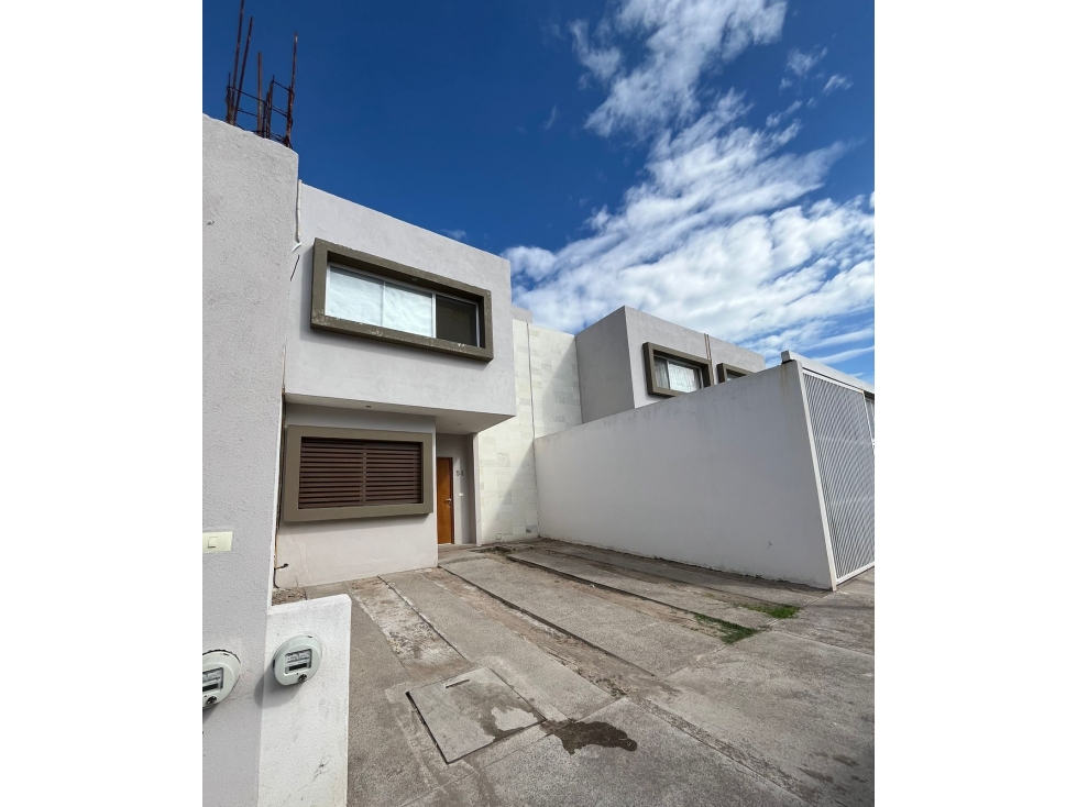 VENTA CASA RESIDENCIAL CANTABRIA CORREGIDORA, QUERETARO - 1