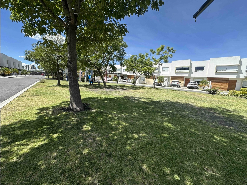 CASA AMUEBLADA EN RENTA VALLE DE JURIQUILLA PRIVADA ALENAS QUERETARO