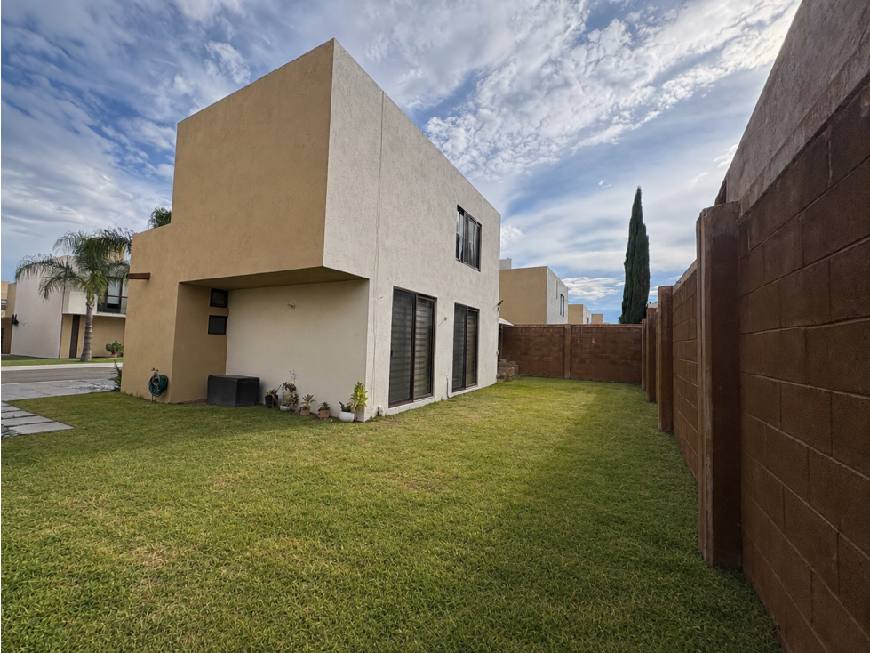 ¡Venta de oportunidad! Casa Modelo Galicia Puerta Real Queretaro — foto 2