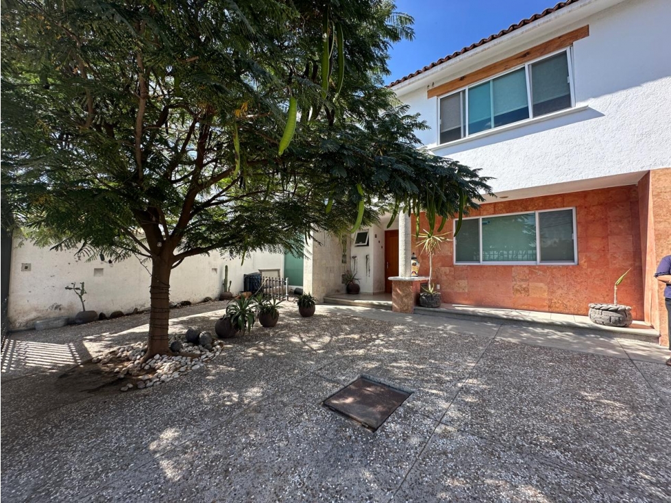 VENTA CASA DE AUTOR, ESQUINA PRIVADA JURIQUILLA QUERETARO