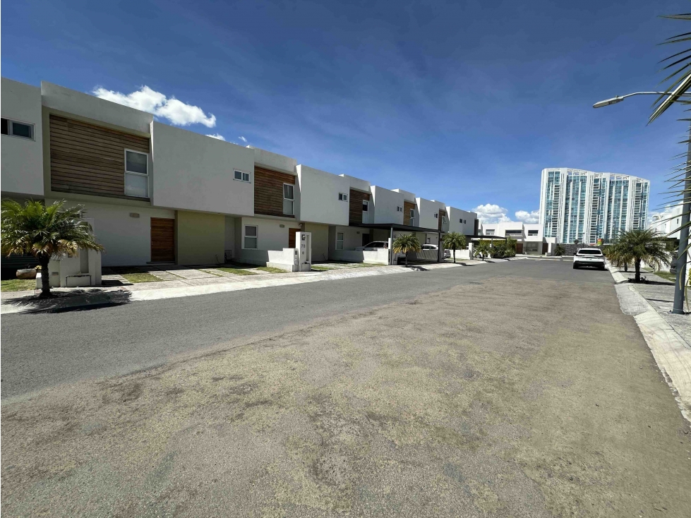 CASA EN RENTA AMEUBLADA VALLE DE JURIQUILLA PRIVADA ALENAS QUERETARO — foto 2
