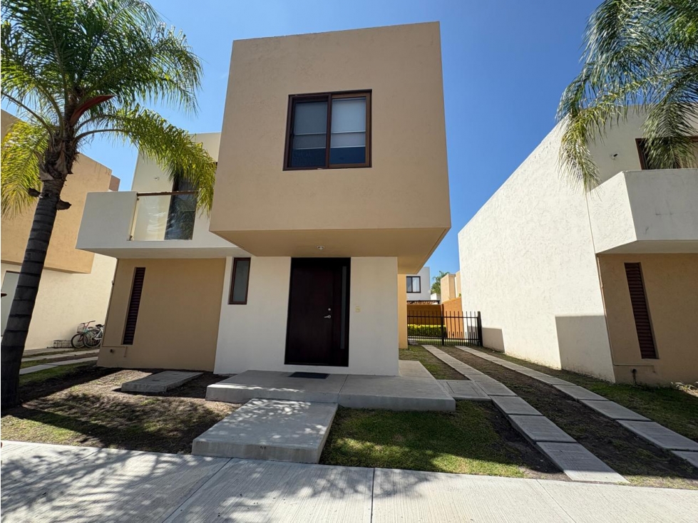 CASA SEMIAMUEBLADA EN PUERTA REAL II QUERETARO — foto 2