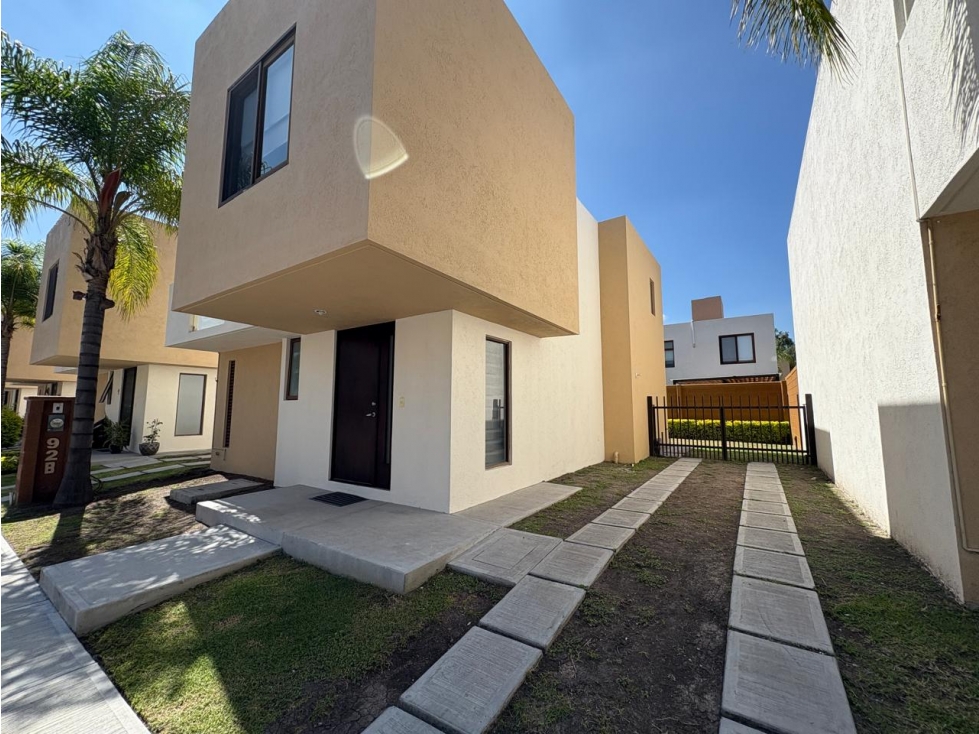 CASA SEMIAMUEBLADA EN PUERTA REAL II QUERETARO — foto 3