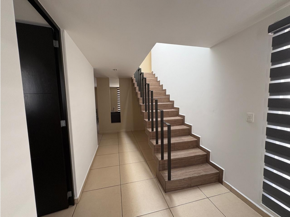 CASA SEMIAMUEBLADA EN PUERTA REAL II QUERETARO — foto 4