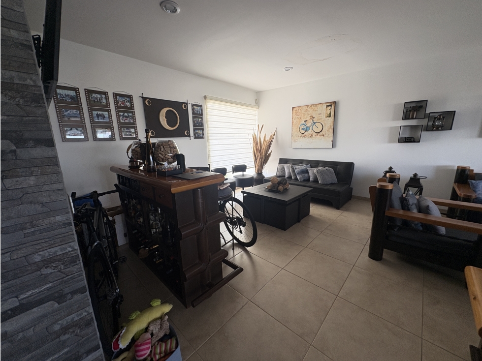 RESIDENCIA MODERNA CON VISTAS A LA PRESA EN CAÑADAS DEL LAGO QUERETARO - 4