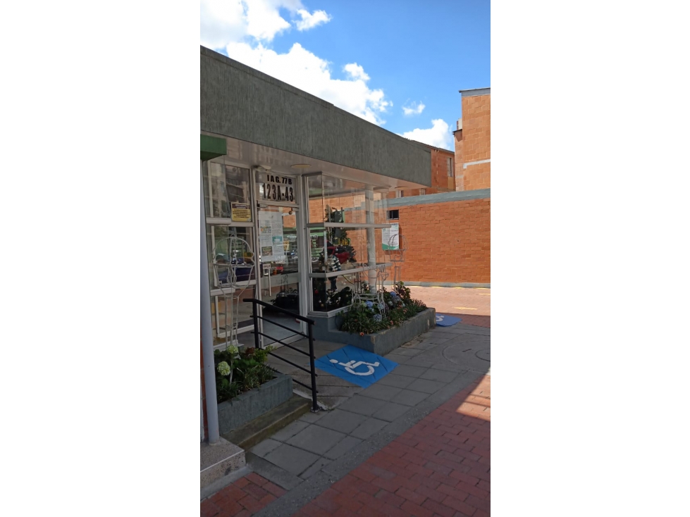Vendo-Permuto Casa 90 M2, Bonita, Como nueva. Conjunto.