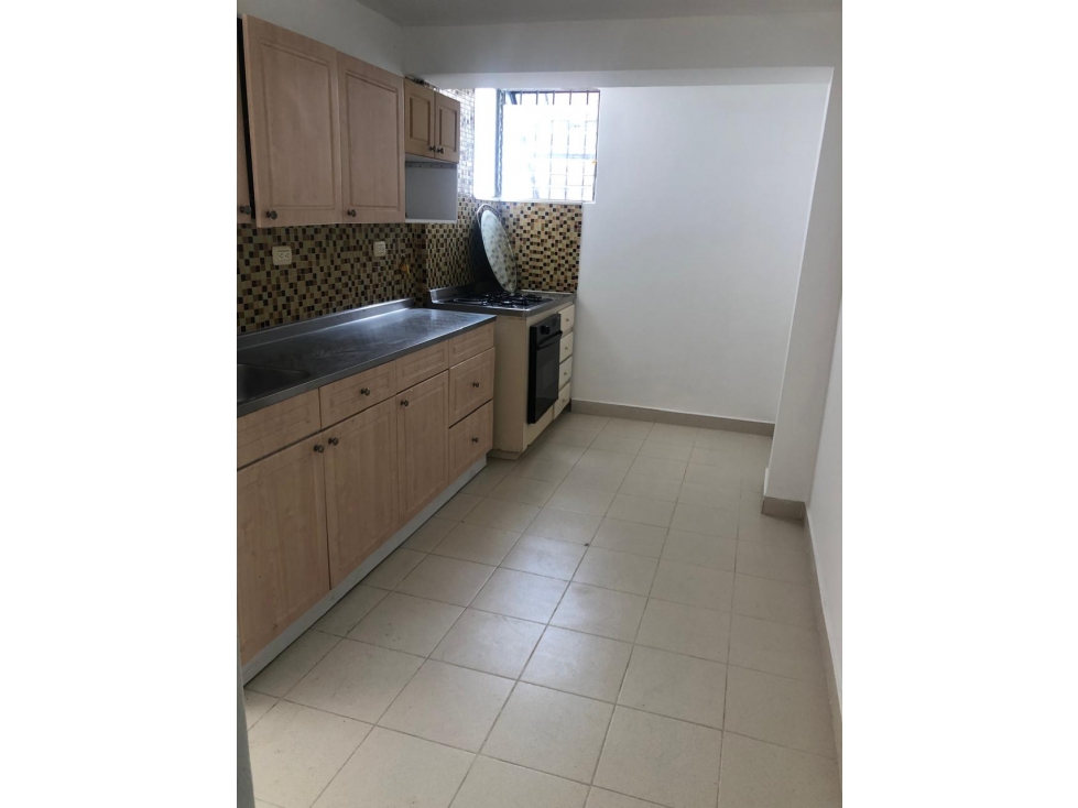 CASA EN VENTA - LAURELES - LORENA