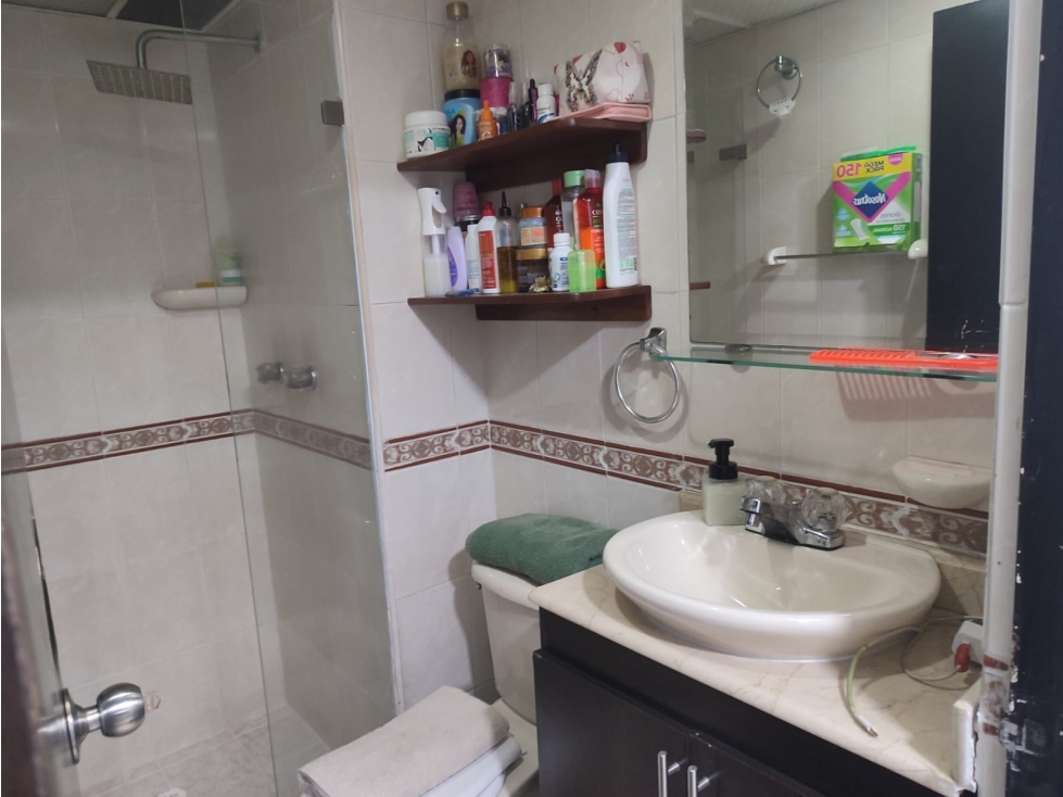 vendo apartamentop unidad cerrada cerca a ala estacion san javier — foto 4
