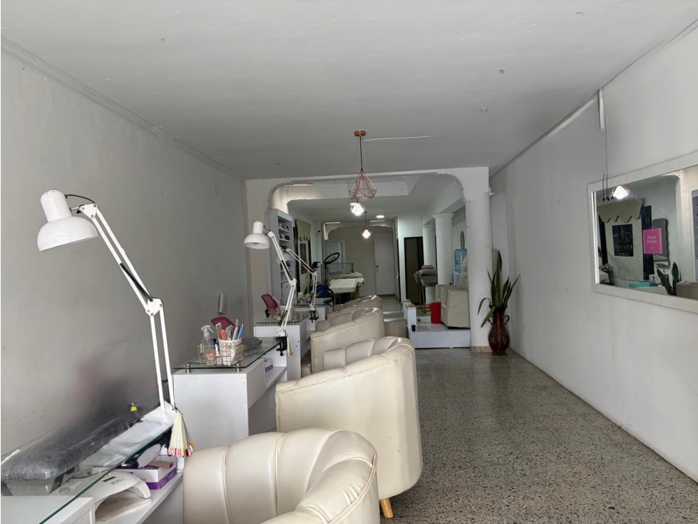 Casa en venta sobre toda la avenida 80 muy cerca a Colombia — foto 2