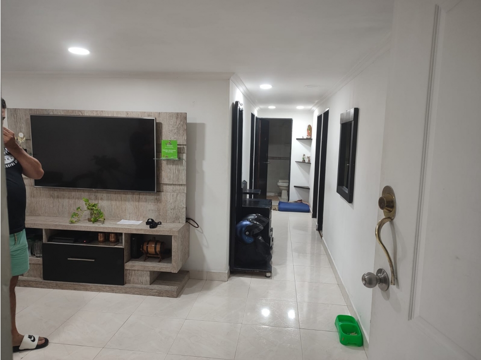 vendo apartamentop unidad cerrada cerca a ala estacion san javier — foto 2