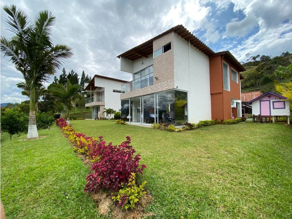 EXCLUSIVA CASA CAMPESTRE EN VENTA NORTEAMÉRICA