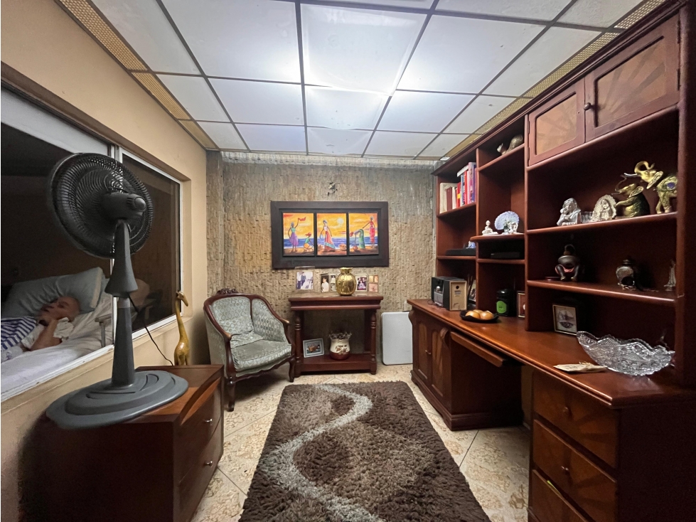 Casa en venta sobre toda la avenida 80 muy cerca a Colombia — foto 3