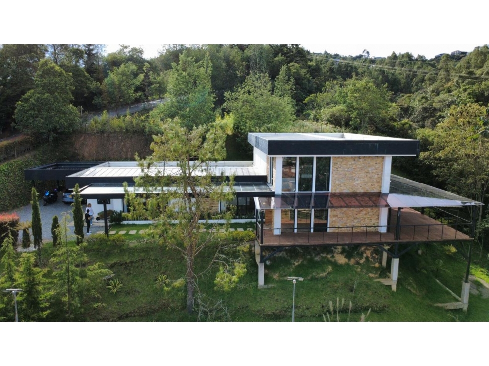 CASA CAMPESTRRE EN VENTA - ALTO ESCOBERO - ENVIGADO