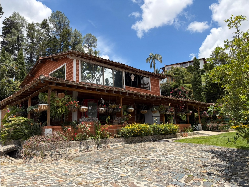 Finca Campestre en Reserva La Clara Cabañas y 4.600 m² - 1