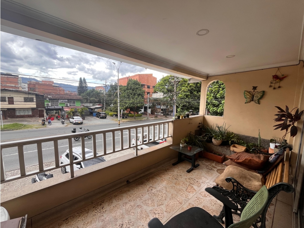 Casa en venta sobre toda la avenida 80 muy cerca a Colombia — foto 6