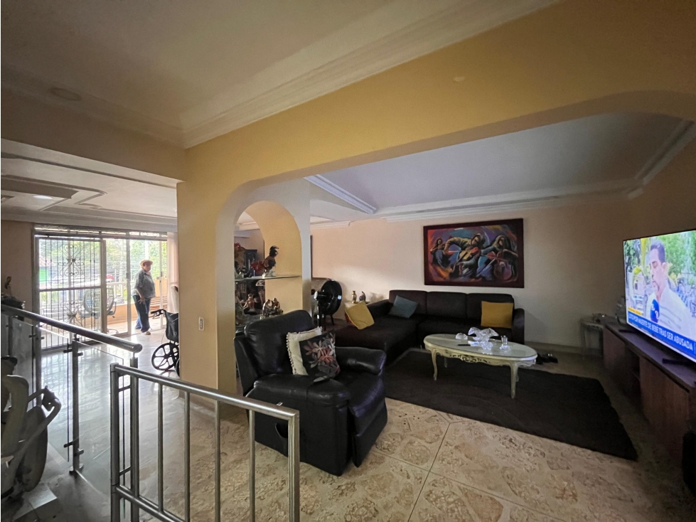 Casa en venta sobre toda la avenida 80 muy cerca a Colombia