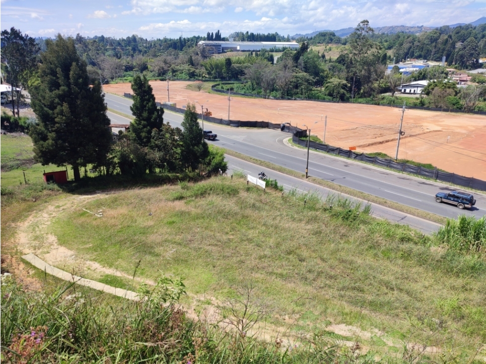 Oportunidad Única: Terreno Industrial y Comercial en Guarne