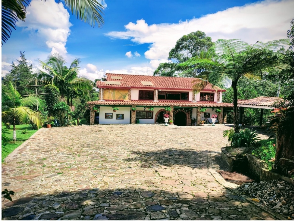 Finca con pesebreras en El Tablazo, Rionegro