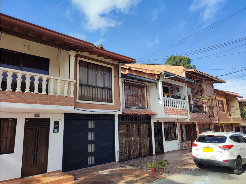 casa en venta en Rionegro Antioquia vía aeropuerto. LMT