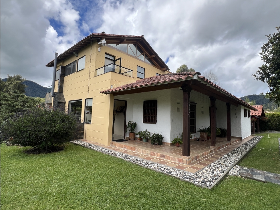 Finca independiente en La Ceja (cm)