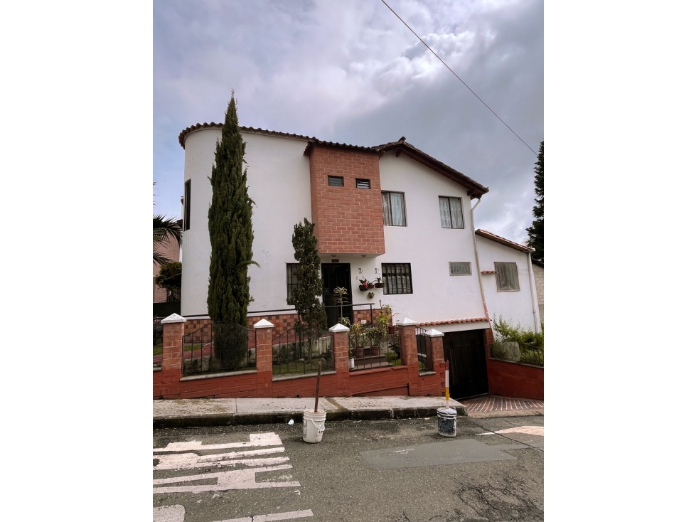 Casa esquinera en venta en San Antonio de Pereira, Rionegro