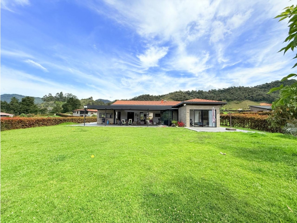 vendo casa finca campestre la Ceja, sector el tambo 1.796 m2