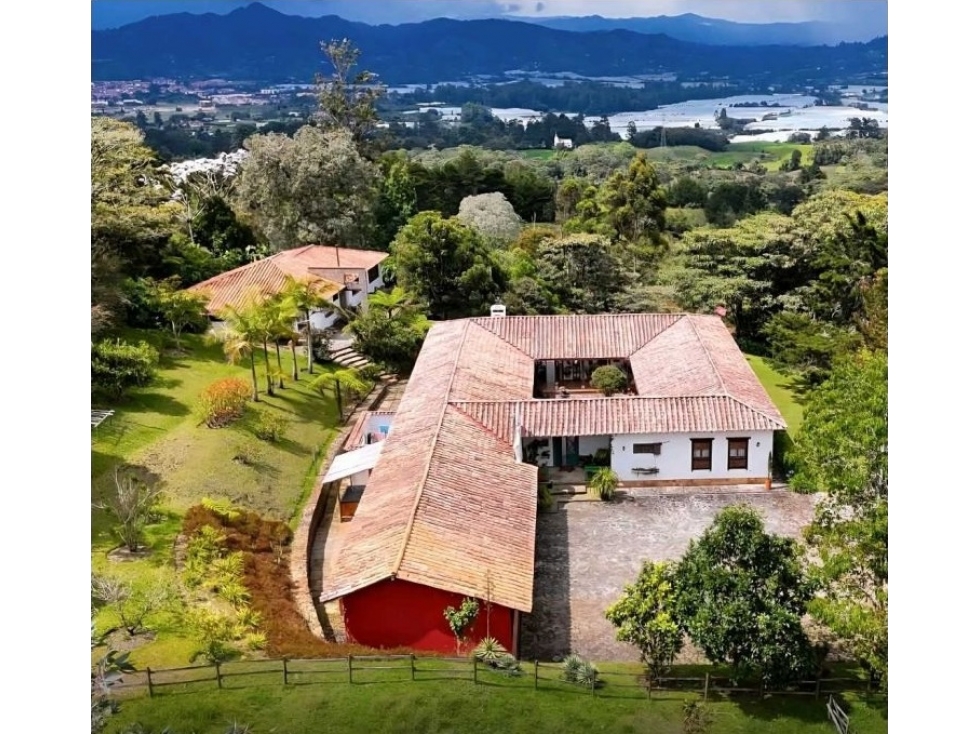 Hermosa casa campestre en la Ceja Antioquia 10.000 m2