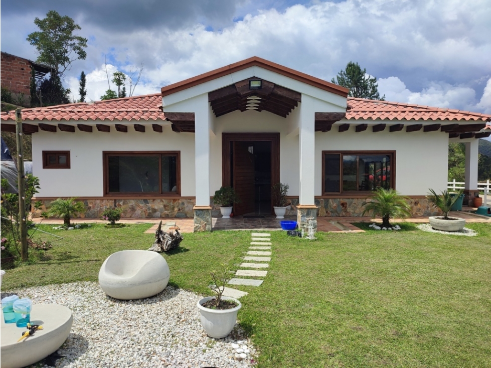 Espectacular casa campestre en venta vía Rionegro a san vicente Ferrer