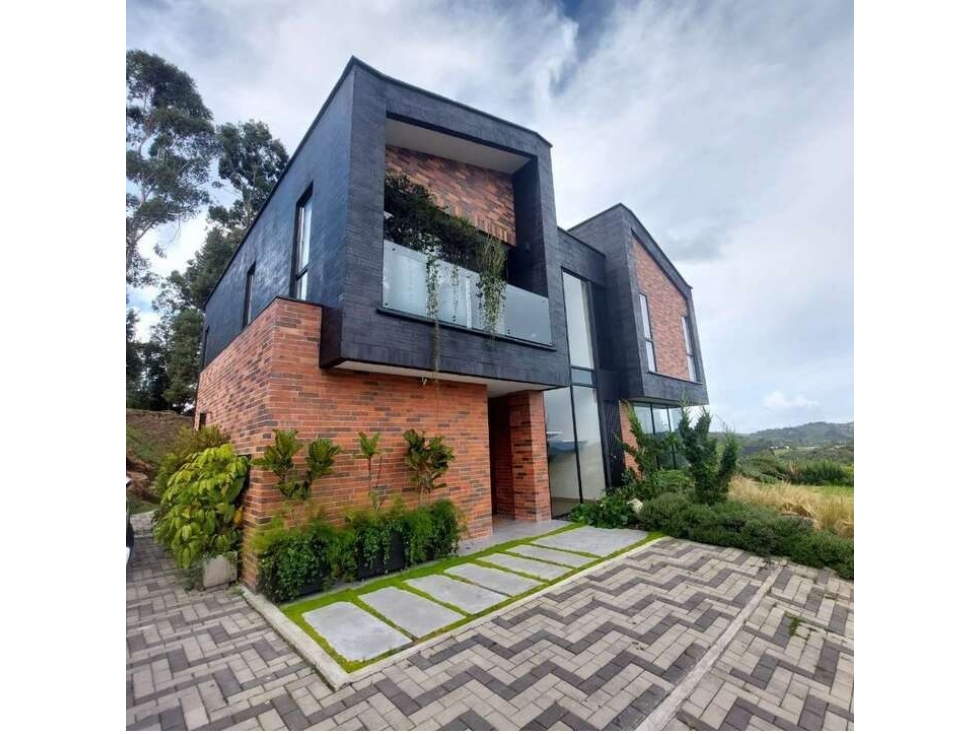 Vive el lujo y la tranquilidad en el Alto de Las Palmas Envigado GC