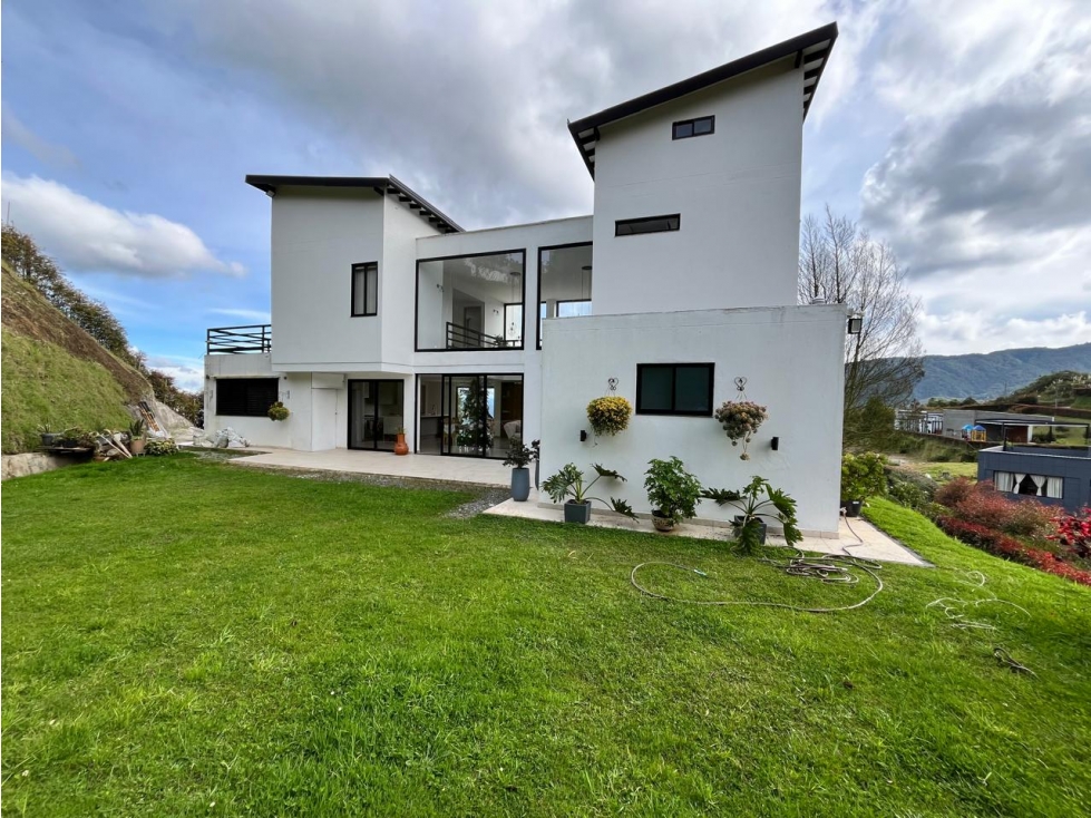 Casa Campestre de Lujo en Venta Loma del Escobero, Envigado