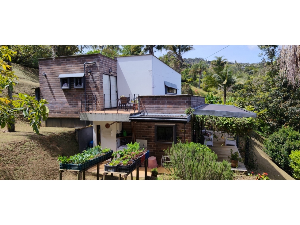 Casa Finca en Venta en Guarne con Dos Casas y Lote 5.500 m² LDC