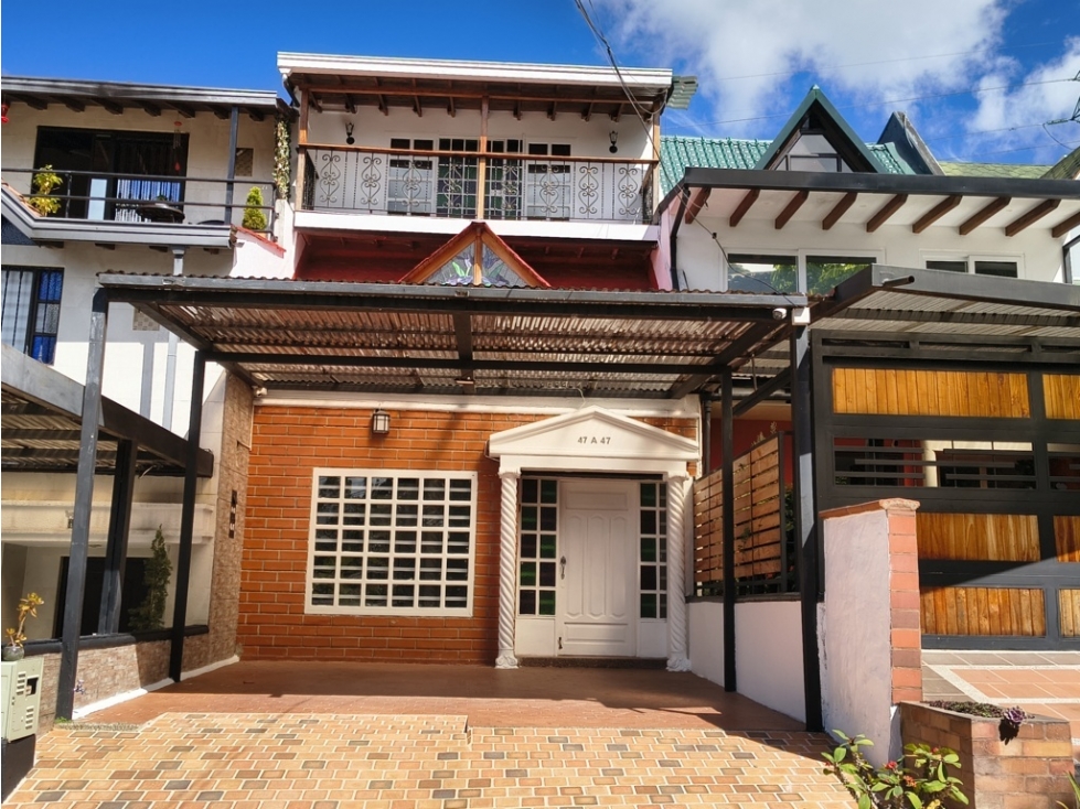 Casa de 3 Niveles en Venta Rionegro |vía aeropuerto JMC