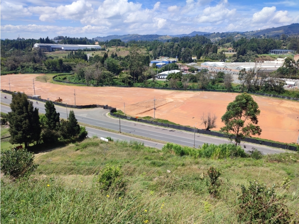 Oportunidad Única: Terreno Industrial y Comercial en Guarne — foto 3