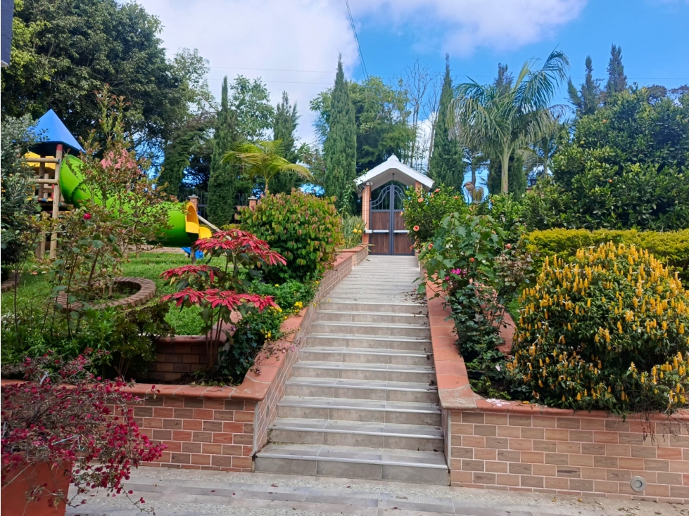 Espectacular casa campestre en venta Marinilla 980 m2 — foto 4