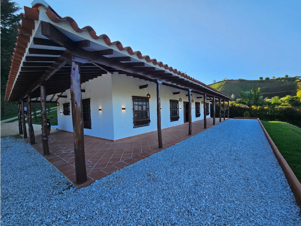 Casa Finca en El Carmen de Viboral Amplios Espacios y Vista Única — foto 3