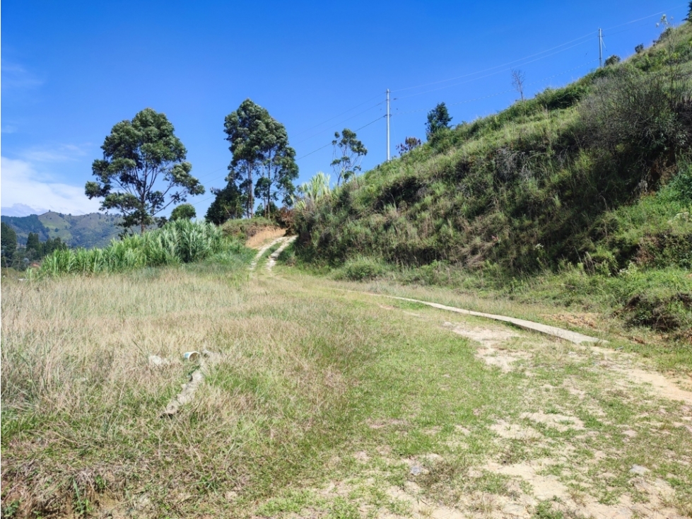 Oportunidad Única: Terreno Industrial y Comercial en Guarne — foto 2