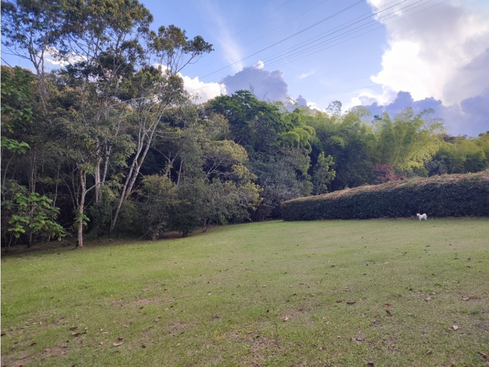 vendo lote Rionegro via la Ceja, sector Quirama.3.727 m2 — foto 2