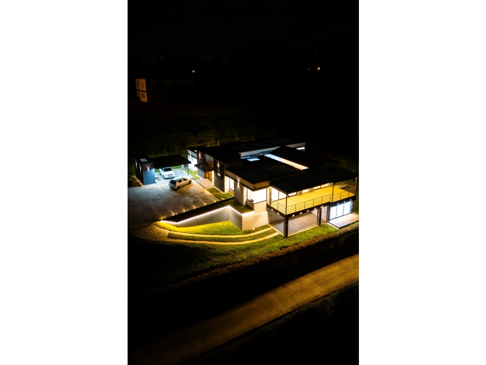 CASA DE LUJO PARA ESTRENAR, SECTOR EL CANADA, CARMEN DE VIBORAL SMG — foto 2