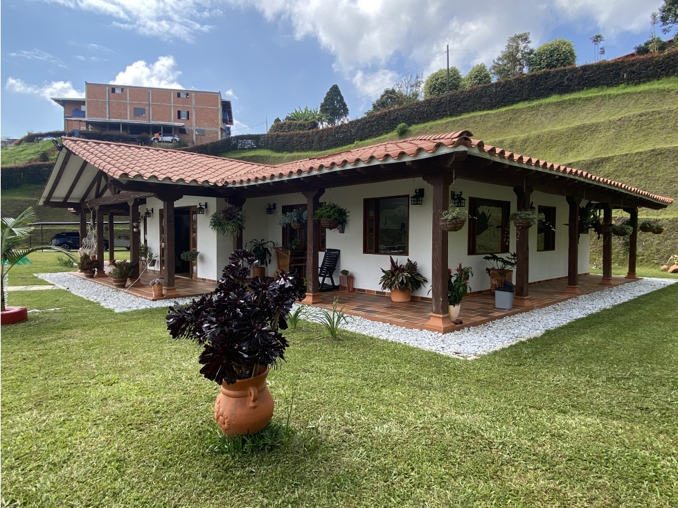 Casa Campestre de Lujo en Venta | Vía Rionegro a an Vicente