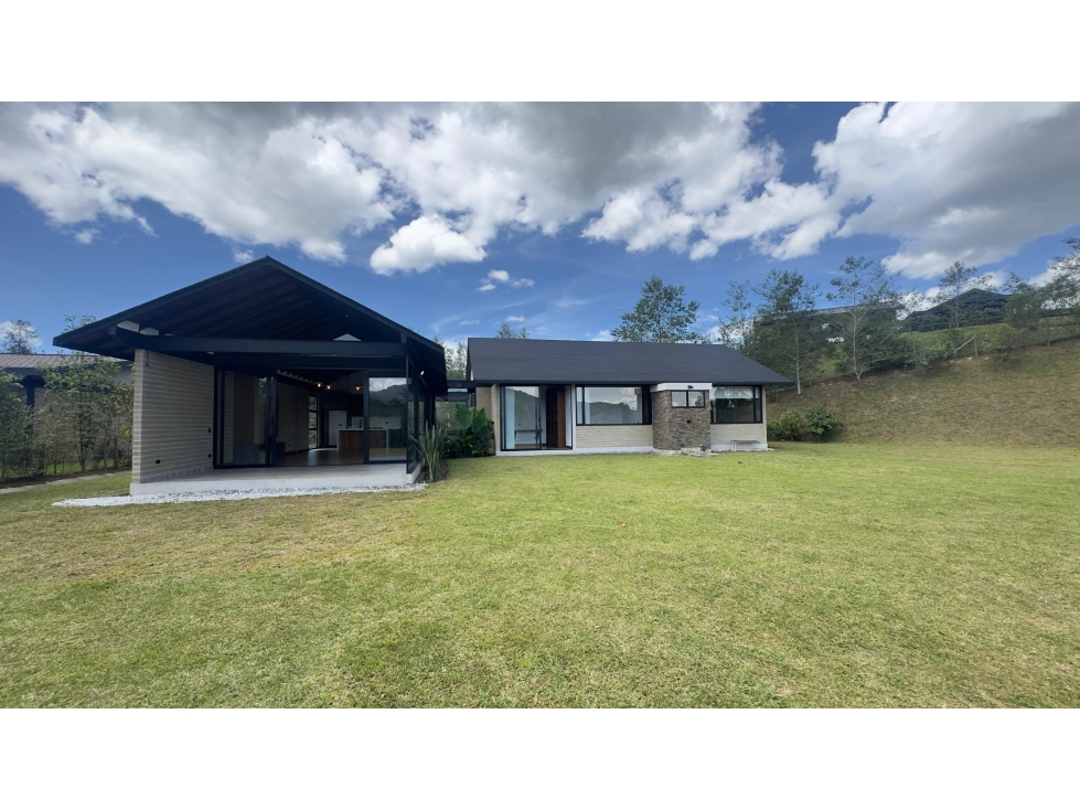 CASA CAMPESTRE EN PARCELACIÓN EL RETIRO-PANTANILLO SMG — foto 3