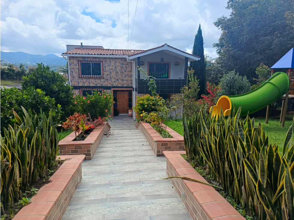 Espectacular casa campestre en venta Marinilla 980 m2 — foto 3