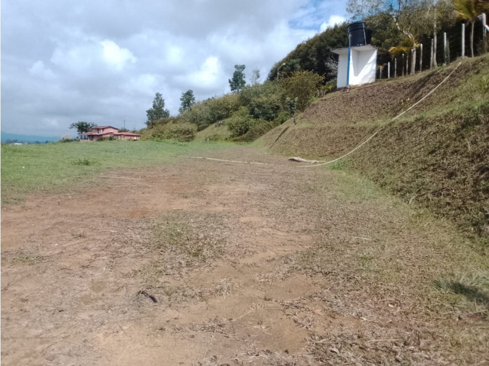 ¡OPORTUNIDAD ÃNICA EN EL CARMEN DE VIBORAL!