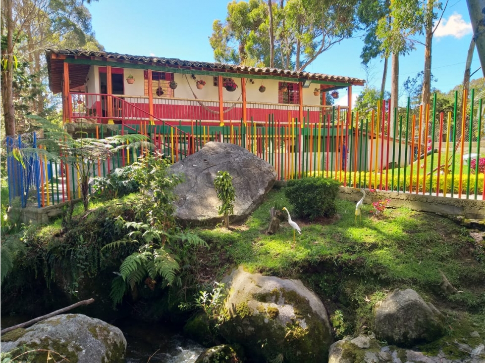 Finca Turística Rentable en Venta, en Sonsón, restaurante, y lago. - 2