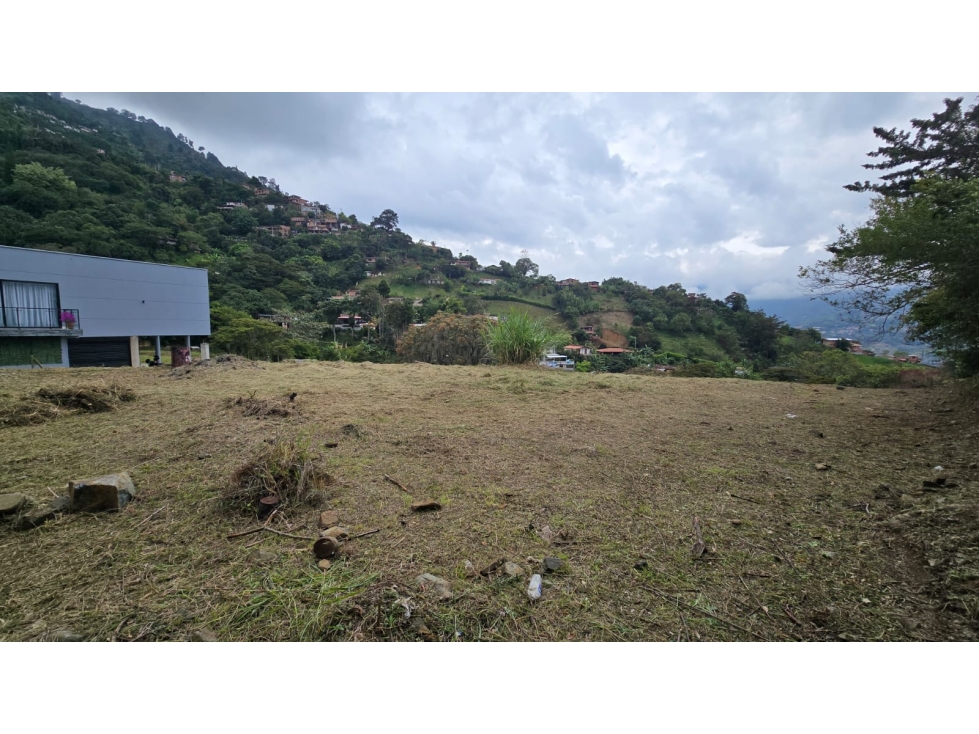 Lote en venta en Girardota 2.600 m² con excelente acceso JR