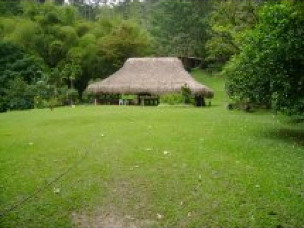 FINCA EN GIRARDOTA CON LAGO - 2
